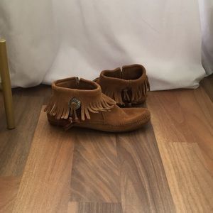 Minnetonka Moccasins. Size 8
